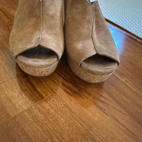 Ugg platform slides size 12 - Picture 5 of 5